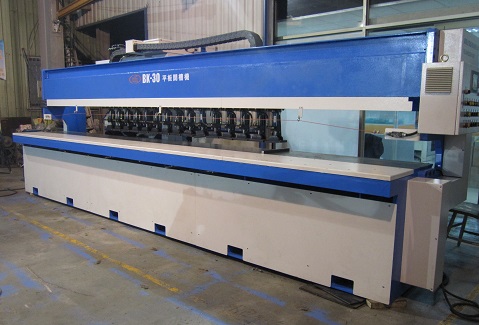 Plate beveling machine